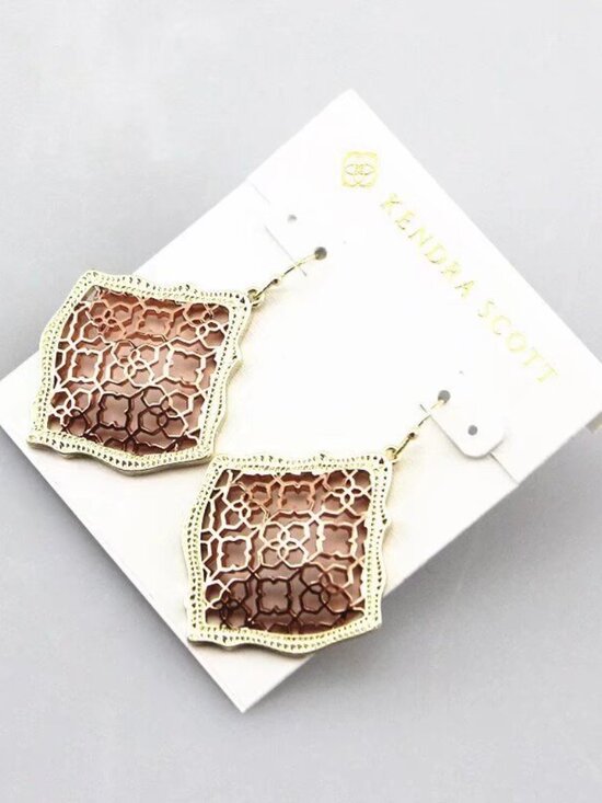 Kendra Scott Stud Earrings - Picture 1 of 2
